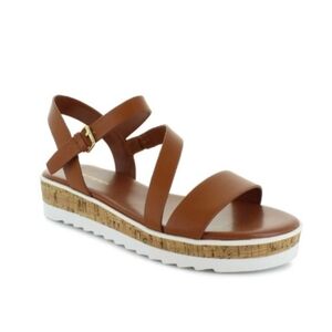 NWOT MARC FISHER Tan Grandie